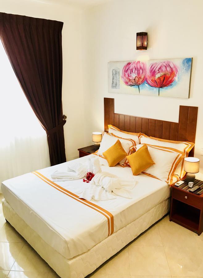 Ceylon Pearlwing Resort Negombo Exterior photo